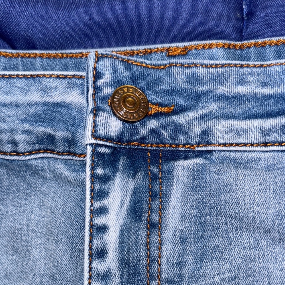 Distressed Denim Shorts - Picture 2 of 5
